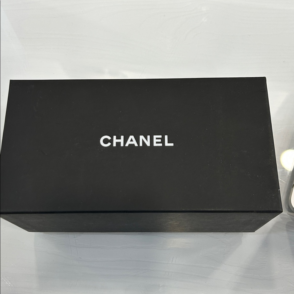 Chanel eye glasses silver with camel color trim - Picture 4 of 4